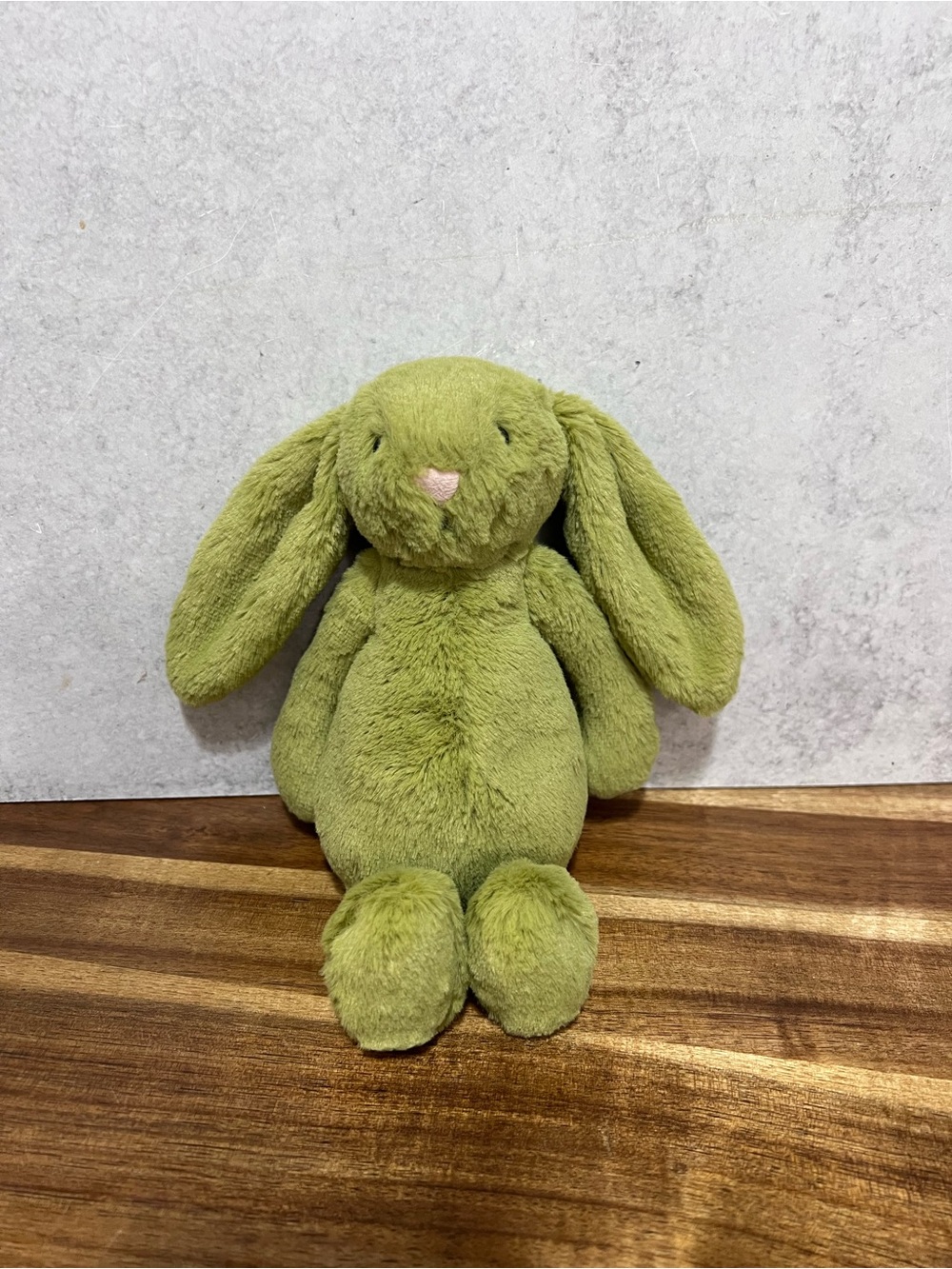 Jellycat Small Bashful Moss Green Bunny 8โ White Tail Plush Toy Retired Rare